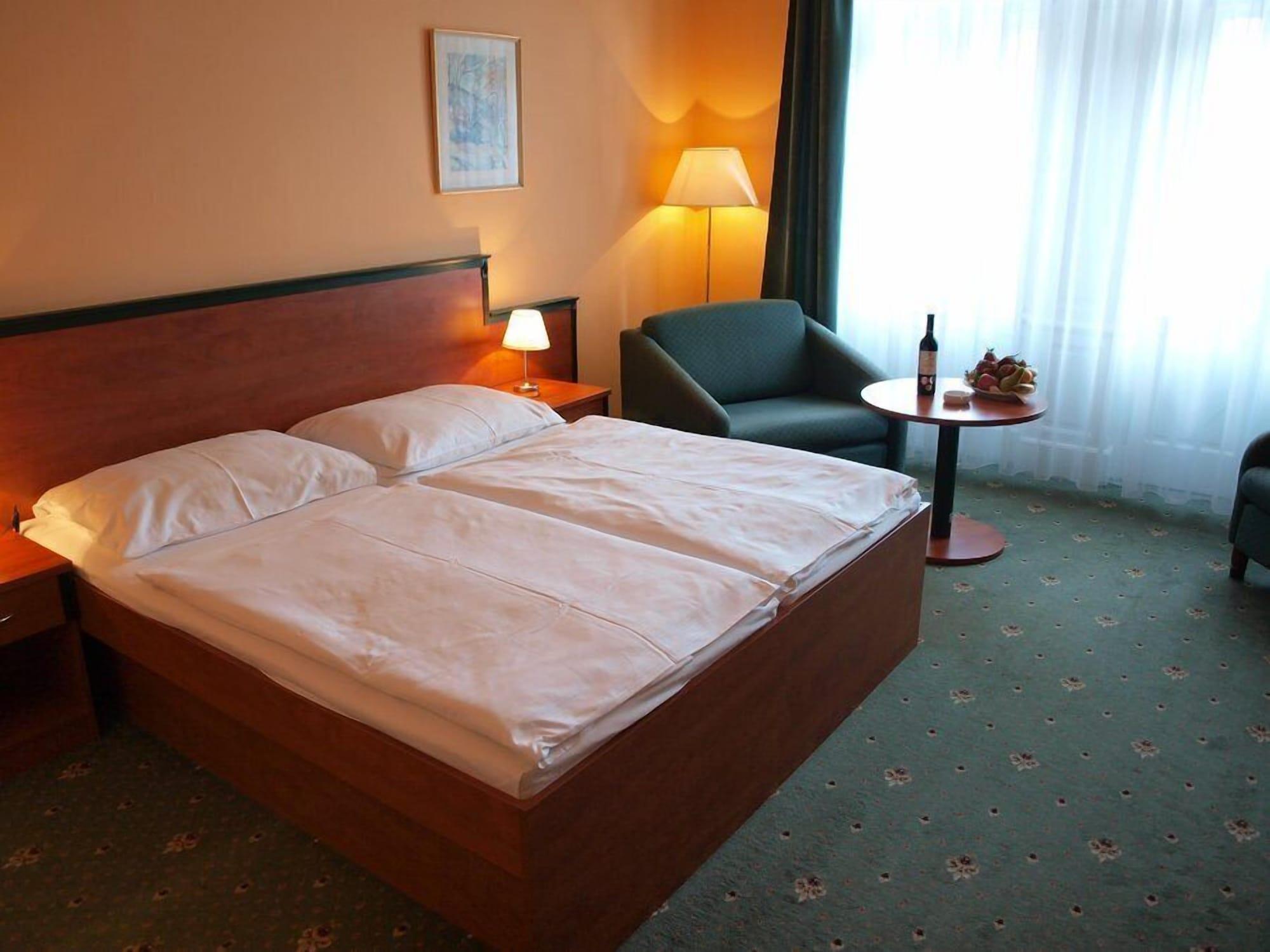 Ea Hotel Jessenius Karlovy Vary Luaran gambar