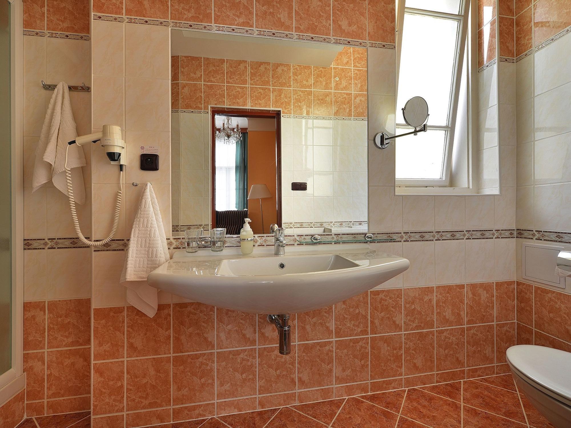 Ea Hotel Jessenius Karlovy Vary Luaran gambar